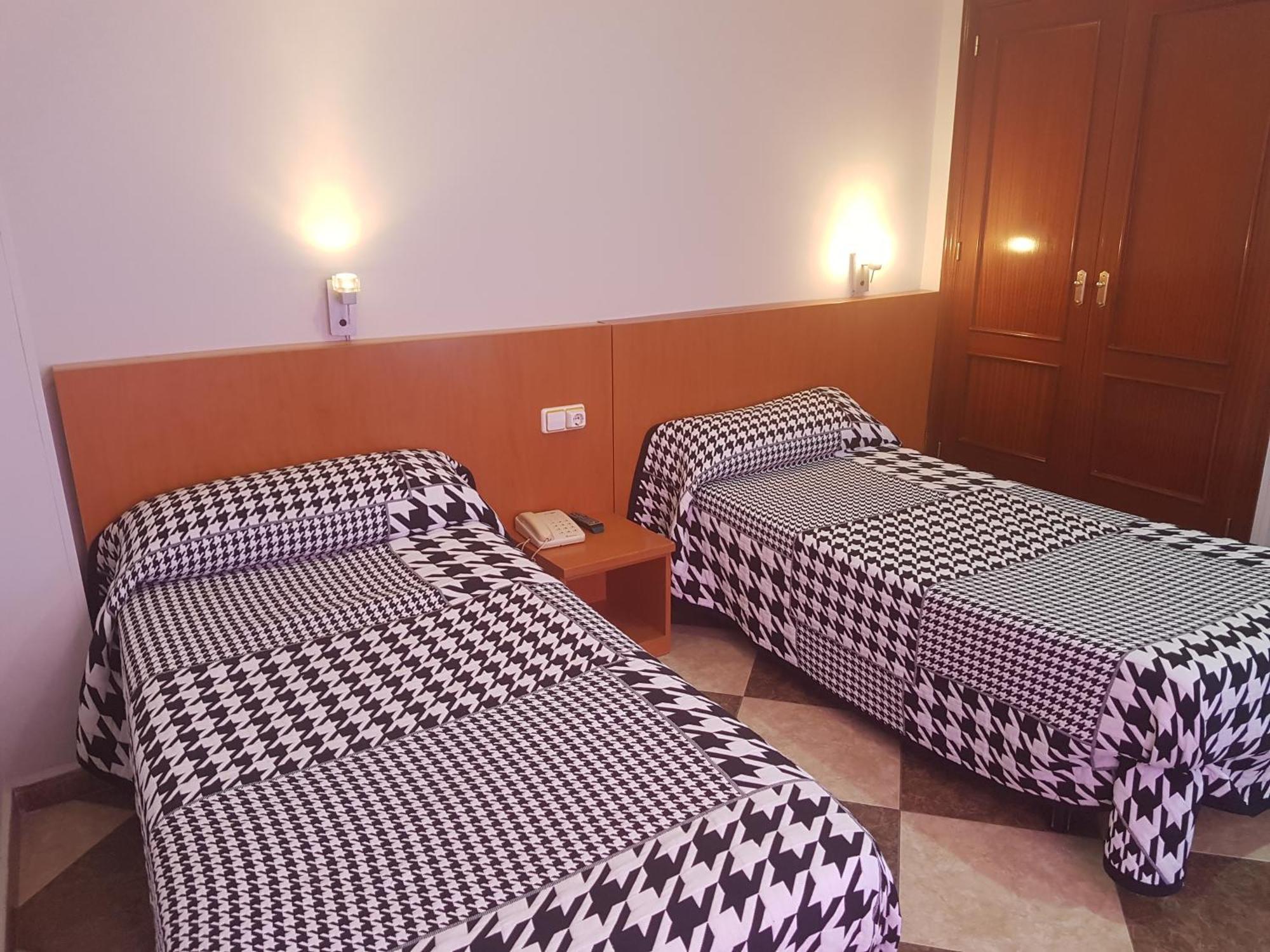 Hotel Juan Carlos Торевиеха Екстериор снимка