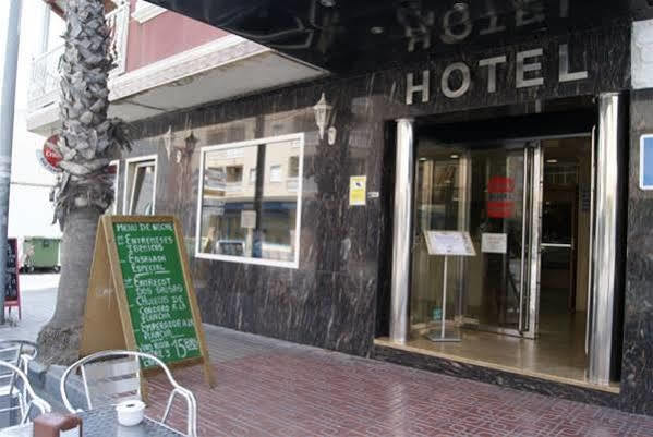 Hotel Juan Carlos Торевиеха Екстериор снимка